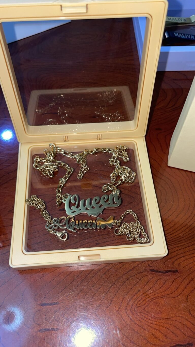 November Birthstone: Topaz and Citrine Guide November birthstone gift: name necklace in the FreddaName gift box
